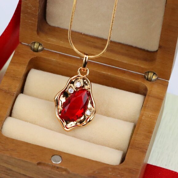 "Elegant Red Teardrop Pendant with Gold Plated Irregular Frame, XPPT1729 - Picture 2 of 13